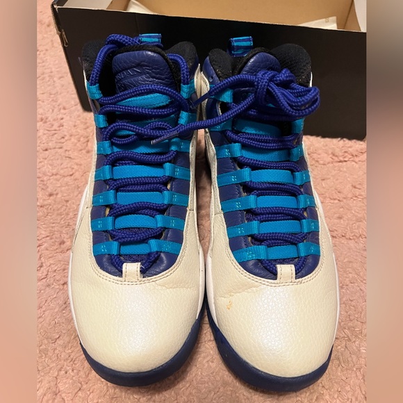 EUC air Jordan retro 10 - Picture 2 of 6